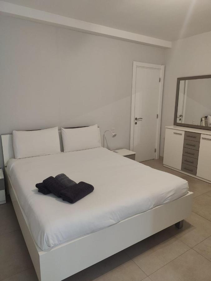 Gzira, 2 Bedroom Apartment מראה חיצוני תמונה